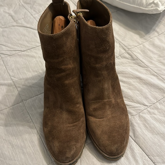 SUEDE LOGO LUG SOLE WEDGE BOOT color River rock - Picture 4 of 11